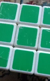 یک روبیک در حد نو به فروش میرسد.