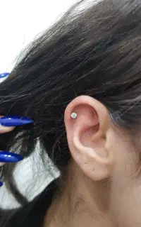 پیرسینگ چالگونه میکرودرمال آف