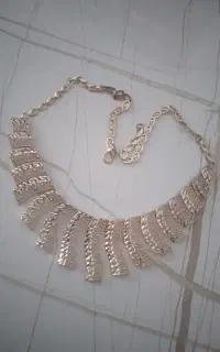 گردنبند رنگ ثابت