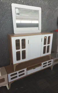 میز تیوی (حراج به علت جابجایی)