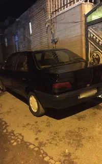 پژو۴۰۵ مدل ۸۲ مشکی