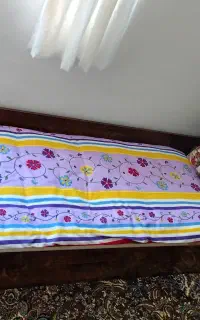 تخت خواب یک نفر