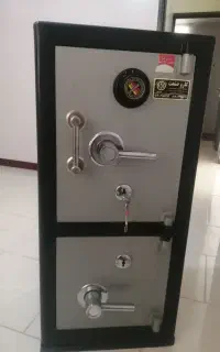 گاوصندوق و یخچال