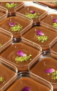 تهیه حلوا برای مراسم