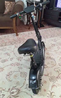 فرش یک دستگاه شارژی