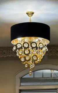 لوستر و آباژور کنار سالنی مناسب جهیزیه