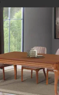 یک عدد میز غذاخوری ۸ نفره بدون صندلی