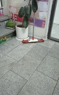 استخدام نیروی خدمات زبانکده با جای خواب