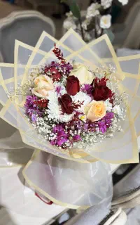 دسته گل شیک و زیبا ۳۰۰ تومان