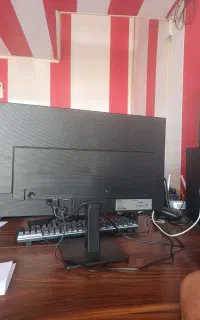منشی خانم برای کافی نت