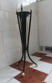 استند (پایه) گل مصنوعی