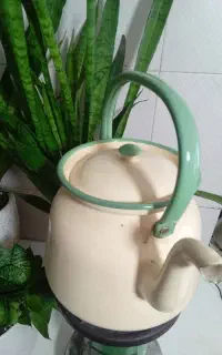 کتری لعابی قدیمی