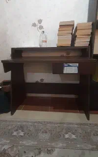 کتابخانه و میز کامپیوتر در حد نو