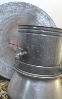 دیگ گلاب گیری و یک عددساج