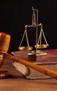 مشاوره حقوقی وکیل پایه یک دادگستری