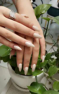 ناخن کارم سیار کار میکنم