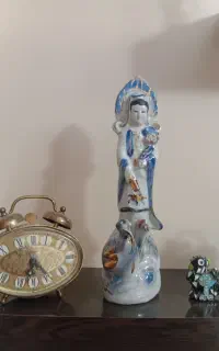 مجسمه چینی آبچکان کهنه