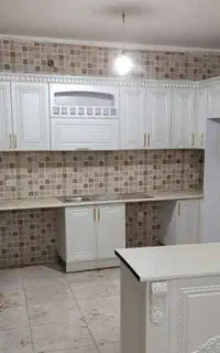 کابینت آرشام، با دستگیره و پایه(020)