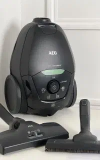 جاروبرقی AEG