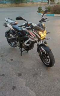 ان اس ns 200 ترقه مشابه خشک