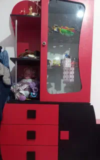 ویترین کشو دار