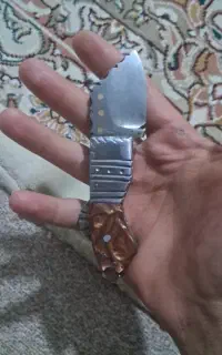 چاقو بابا به فروش می‌رسد ۳ تومن
