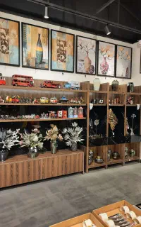 ۲ عدد کتابخانه و شلف دکوراتیو لوکس