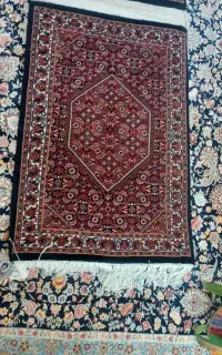 فرش پشتی دستبافت  افشار تکاب  فرش در تهران است