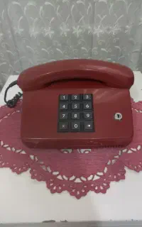 تلفن قدیمی کلکسیونی تمیز زیبا