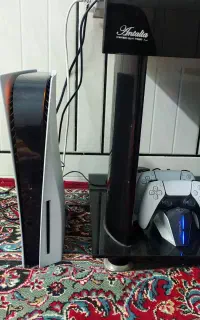 یک عدد ps5 کامران سالم تمیز به همراه بازی