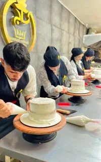اموزش دوره تخصصی کیک های تولدی مدرن