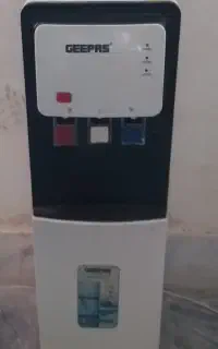 دستگاه آب سرد و گرم و یخچال کوچک