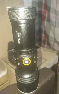 چراغ قوه درحد نو ماوضه با خروس لاری