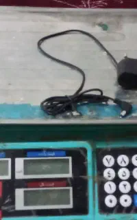 دو عدد ترازو دیجیتال و ترازو سنگی (قدیمی)