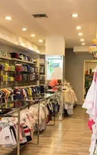 فروشنده خانم