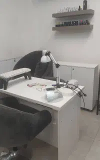 میز ناخن و ۲عددسر شور