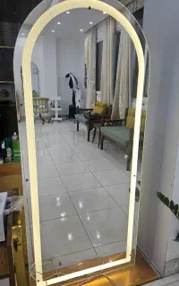 دعوت به همکاری در سالن زیبایی