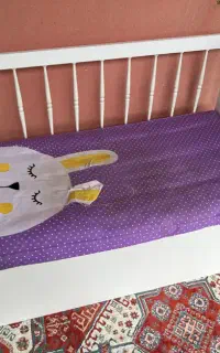 تخت کنار مادر همراه با خوش خواب