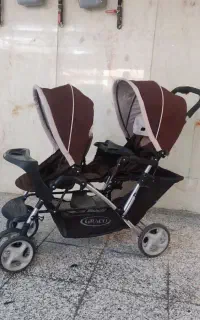 کالسکه دوقلو