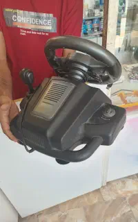 فرمان و پدال بازی.