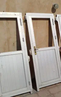 درب آلومینیومی حمام و دستشویی