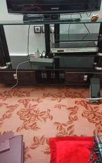زیر تلویزیون شیشه ای محکم فروش فوری زیر قیمت