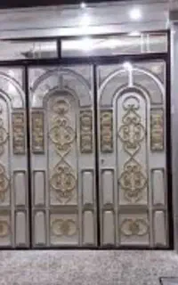 رنگ آمیزی درب، پنجره ساختمان با طرح های متنوعِ روز
