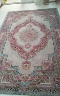 دو‌جفت فرش طوسی و صورتی