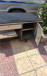 میز فلزی اداری