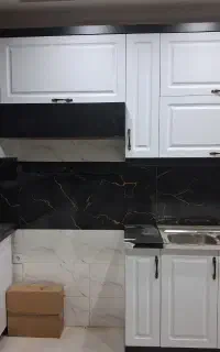 کارگر برش کار و مونتاژ کار ماهر و نیمه ماهر