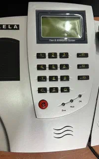 دستگاه حضور و غیاب