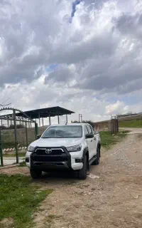 تویوتا لندکروز هایلوکس ۶ سیلندر  فول سفارش عرب