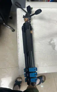 سه پایه حرفه‌ای دوربین Beike Q720H  محکم و سالم
