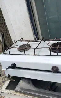 تعدادی اجاق گاز رومیزی ویک عدد سینک